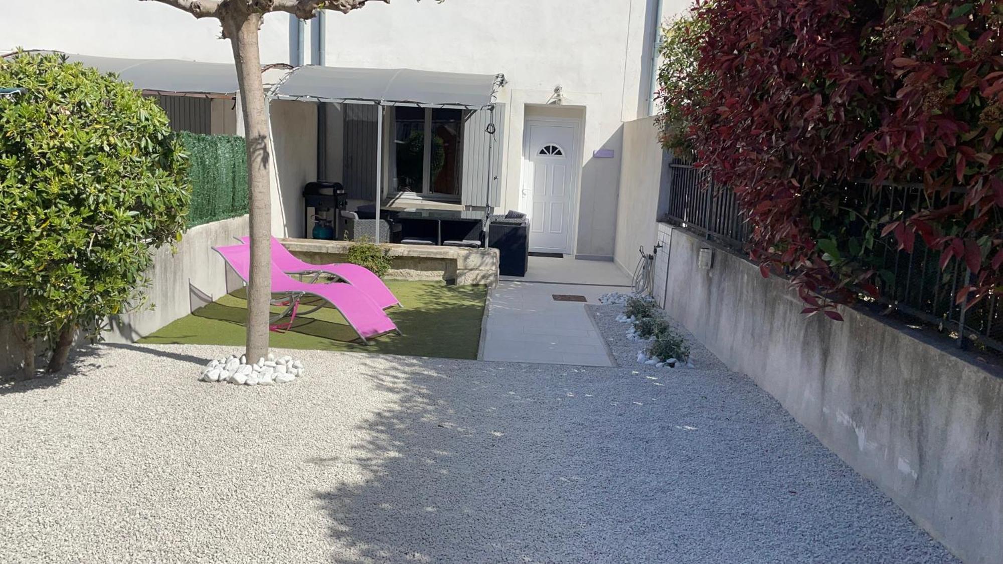 Maison Tendance Avec Jardin, Centre Village, Alpilles, Familles Eyragues Exterior foto